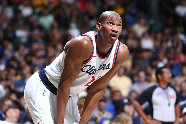 小卡伤退快船负森林狼 利拉德12中2雄鹿负国王